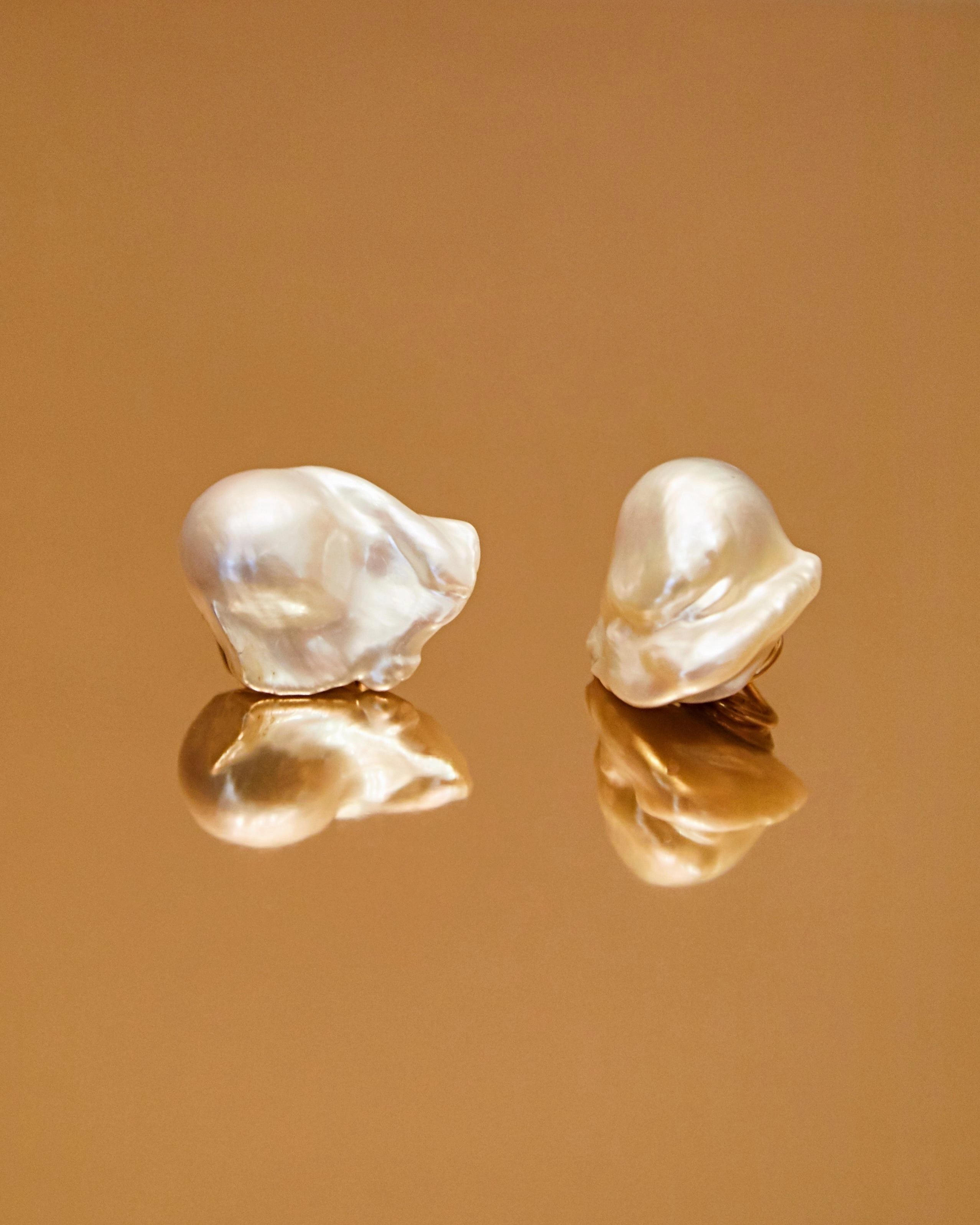 Earrings in Baroque Freshwater Pearl & 18K Yellow Gold