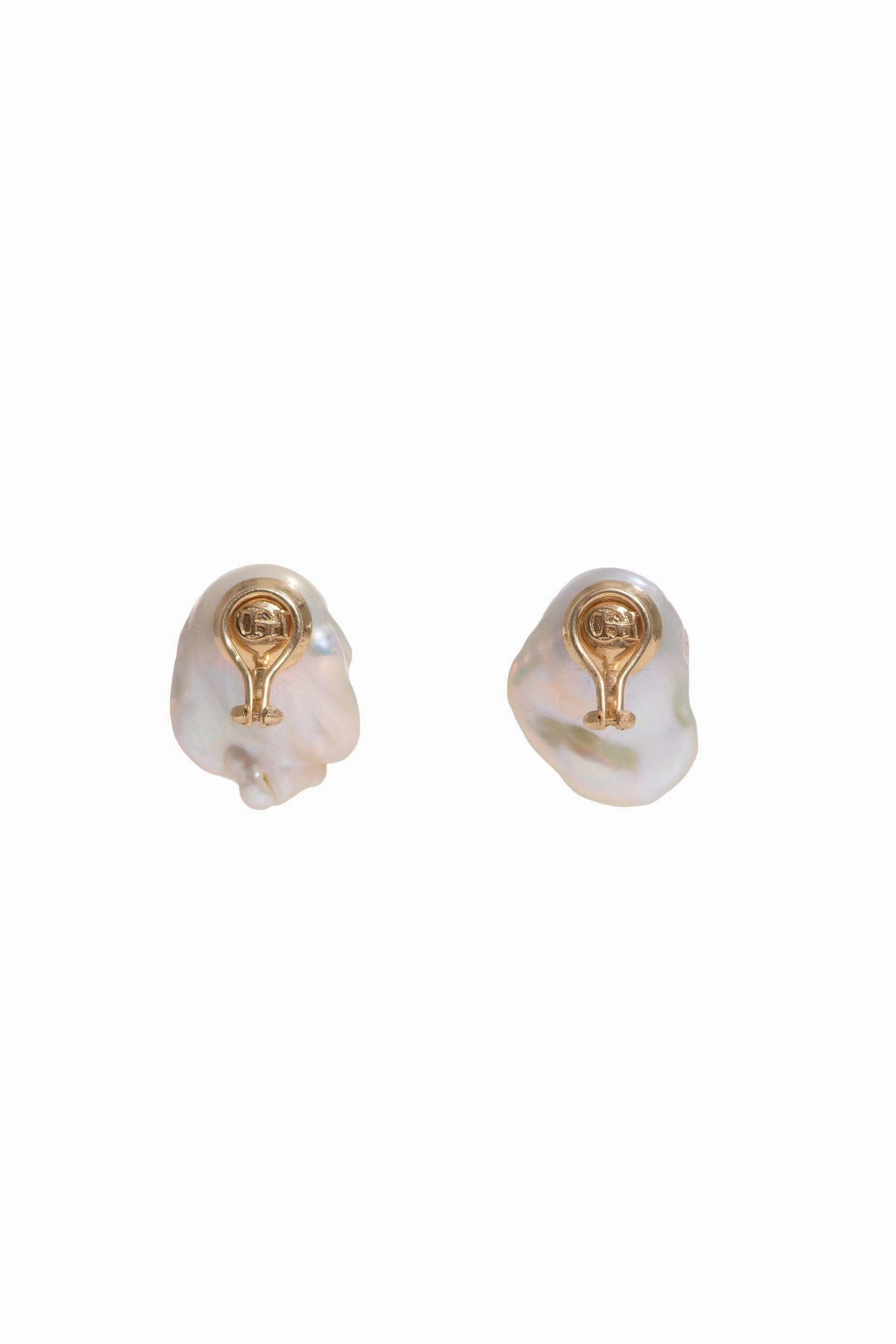 Earrings in Baroque Freshwater Pearl & 18K Yellow Gold